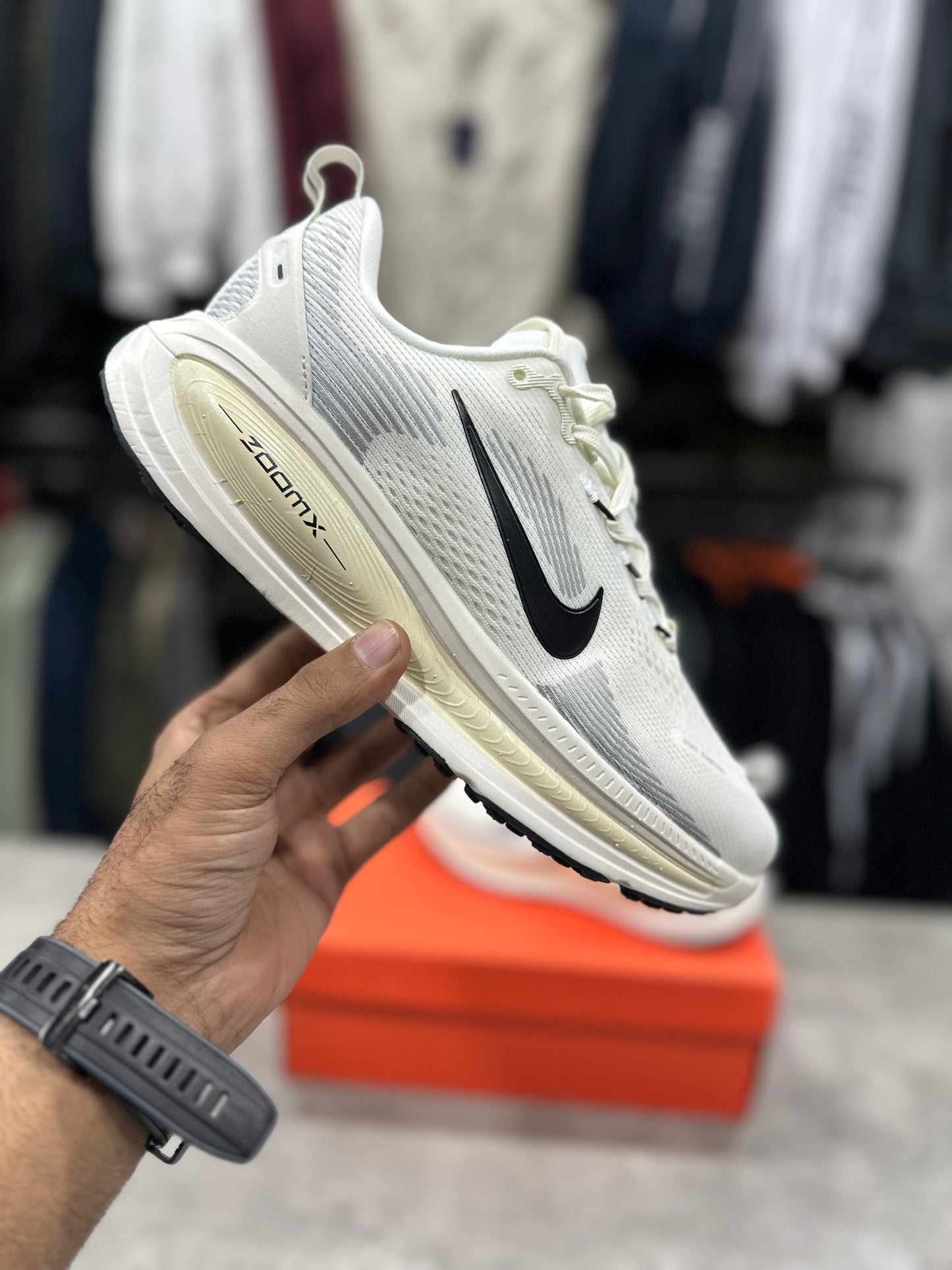 Vomero 18 Summit White