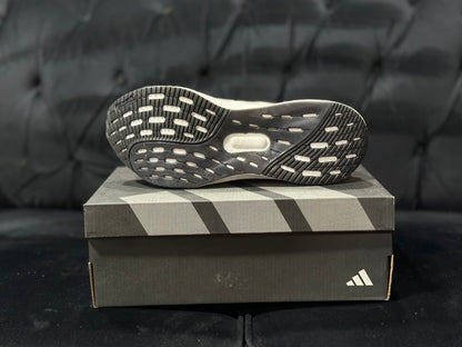 UltraRun 5 White/Black