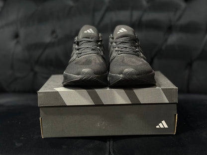 UltraRun 5 Triple Black