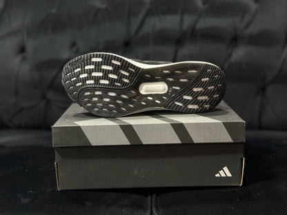 UltraRun 5 Black/White