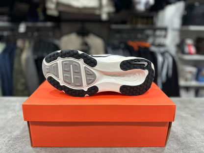 Vomero 18 Summit White