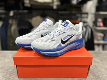 Vomero 18 White/Blue