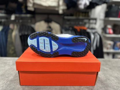 Vomero 18 White/Blue