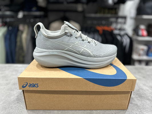 GEL-Nimbus 27 Grey/Cream