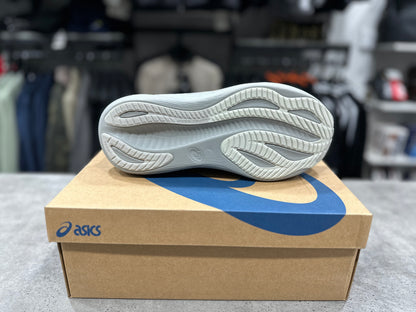 GEL-Nimbus 27 Grey/Cream