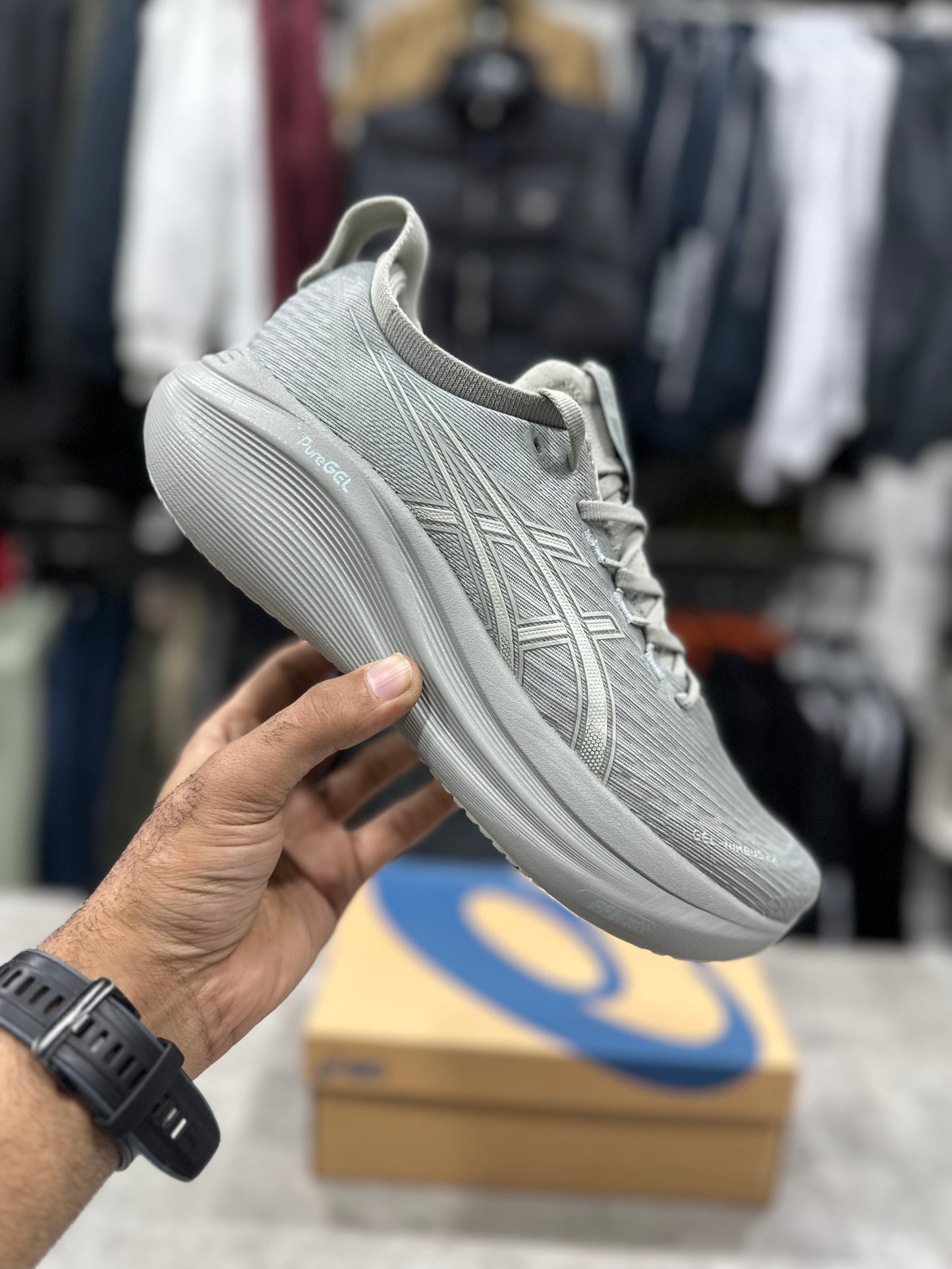 GEL-Nimbus 27 Grey/Cream