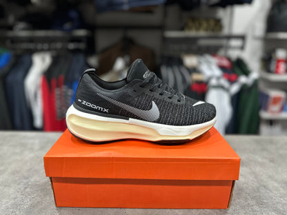 Invincible 3 Black/White