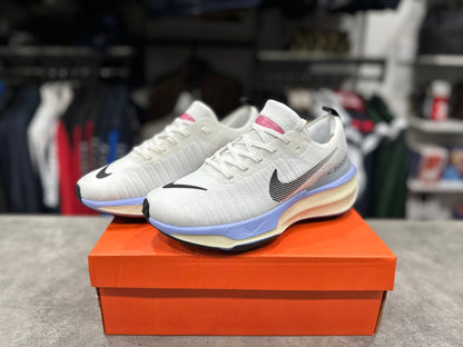 Invincible 3 White/Blue